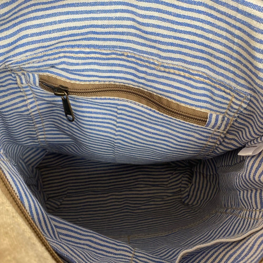Chic Two-Tone Leather Backpack - Picture 3 of 3